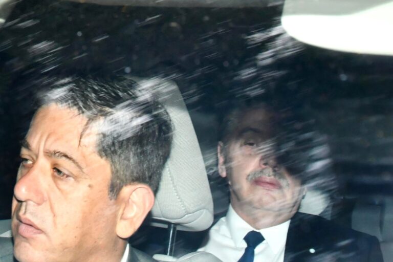 Alberto Fernández declaró en la causa por las irregularidades en la contratación de seguros Alberto Fernández declaró en la causa por las irregularidades en la contratación de seguros