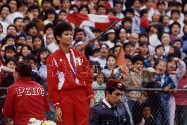 Cecilia Tait y su cruda comparación sobre el crecimiento del vóley peruano: “Yo entrenaba en un cerro, no tenía cancha” Cecilia Tait y su cruda comparación sobre el crecimiento del vóley peruano: “Yo entrenaba en un cerro, no tenía cancha”