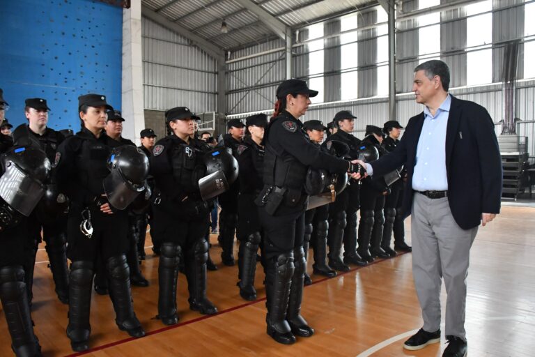 El Gobierno de la Ciudad creó un cuerpo especial de policías mujeres para manifestaciones El Gobierno de la Ciudad creó un cuerpo especial de policías mujeres para manifestaciones