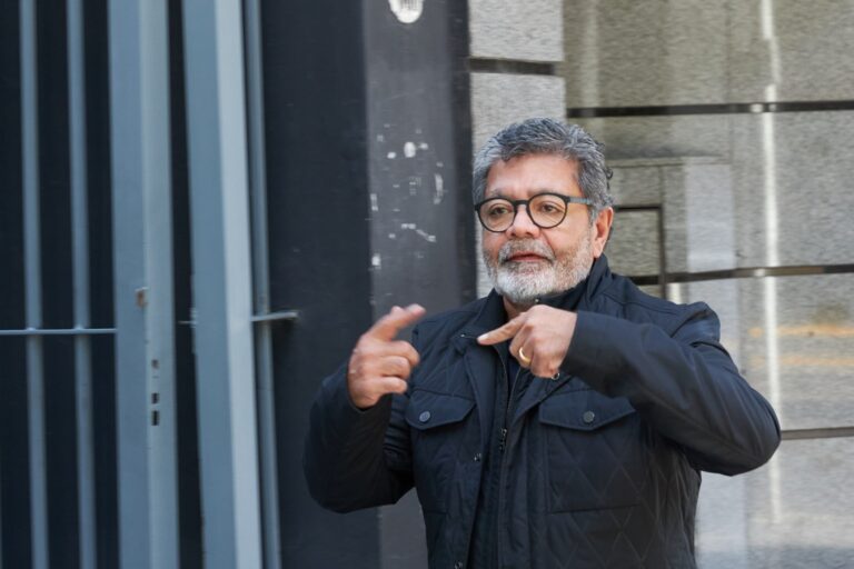 Hugo Moyano reabre su paritaria con un pedido de aumento que desafía la proyección inflacionaria de Milei Hugo Moyano reabre su paritaria con un pedido de aumento que desafía la proyección inflacionaria de Milei