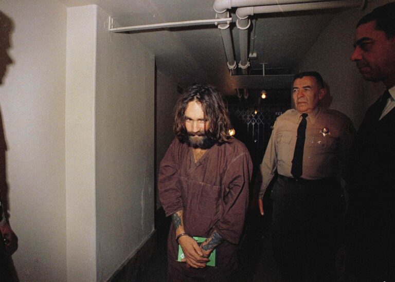 La escalofriante declaración de Charles Manson que salió a la luz gracias a una llamada recién publicada La escalofriante declaración de Charles Manson que salió a la luz gracias a una llamada recién publicada