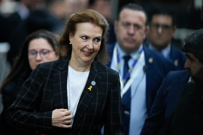 La intimidad del Gobierno: de la “semana de oro” a la anarquía, las corridas, los llantos y los despidos sin piedad
