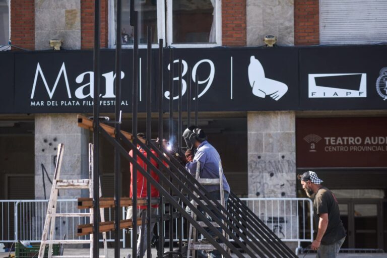 Mar del Plata, una ciudad casi ajena al Festival de Cine que está por comenzar