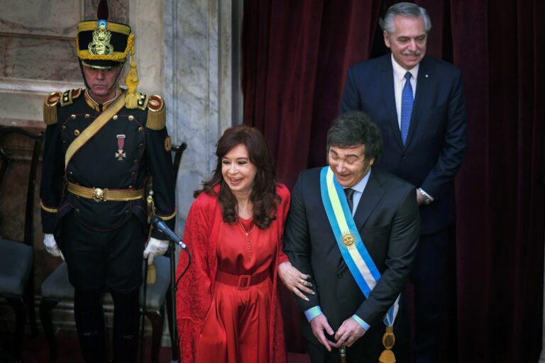 Milei habló con Lospennato y dijo que impulsará su propio proyecto de ficha limpia Milei habló con Lospennato y dijo que impulsará su propio proyecto de ficha limpia
