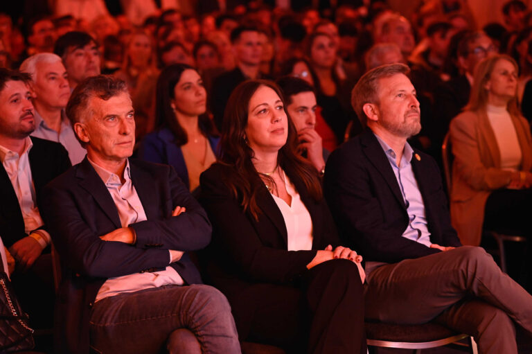 Molesto por la indiferencia oficial, Macri cerró filas con los gobernadores aliados para meterle presión a Milei Molesto por la indiferencia oficial, Macri cerró filas con los gobernadores aliados para meterle presión a Milei