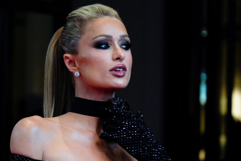 Ni el bótox ni las cirugías estéticas: esta es la sustancia que ha mantenido joven a Paris Hilton. Ni el bótox ni las cirugías estéticas: esta es la sustancia que ha mantenido joven a Paris Hilton.
