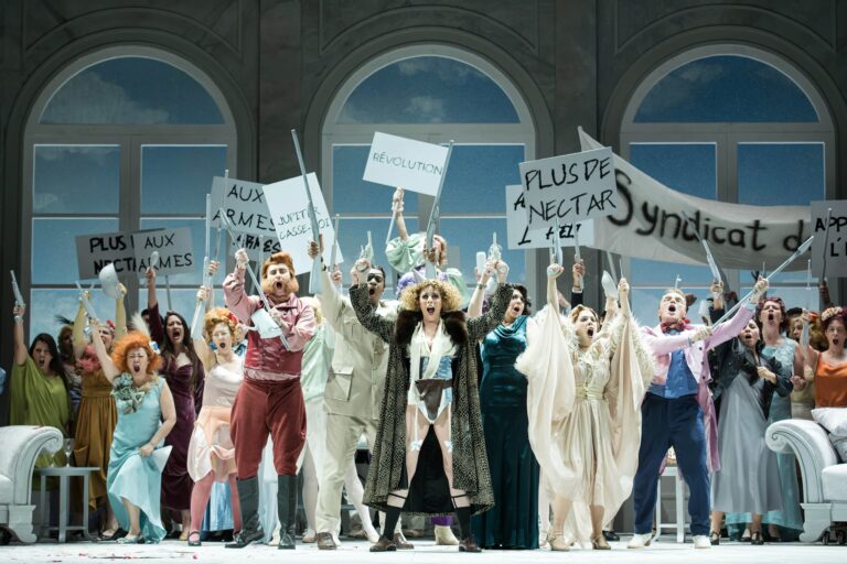 Orfeo en los infiernos: humor, melodías y exuberancia escénica en una producción brillante Orfeo en los infiernos: humor, melodías y exuberancia escénica en una producción brillante