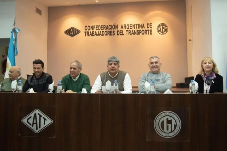 Pablo Moyano construye una alianza de sindicalistas duros para enfrentar a Milei tras su renuncia a la CGT Pablo Moyano construye una alianza de sindicalistas duros para enfrentar a Milei tras su renuncia a la CGT