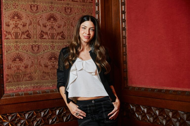 Romina Gaetani: el film que le hizo revivir un momento difícil, cómo lidia con los mandatos y por qué prefiere no vender tickets con su música Romina Gaetani: el film que le hizo revivir un momento difícil, cómo lidia con los mandatos y por qué prefiere no vender tickets con su música