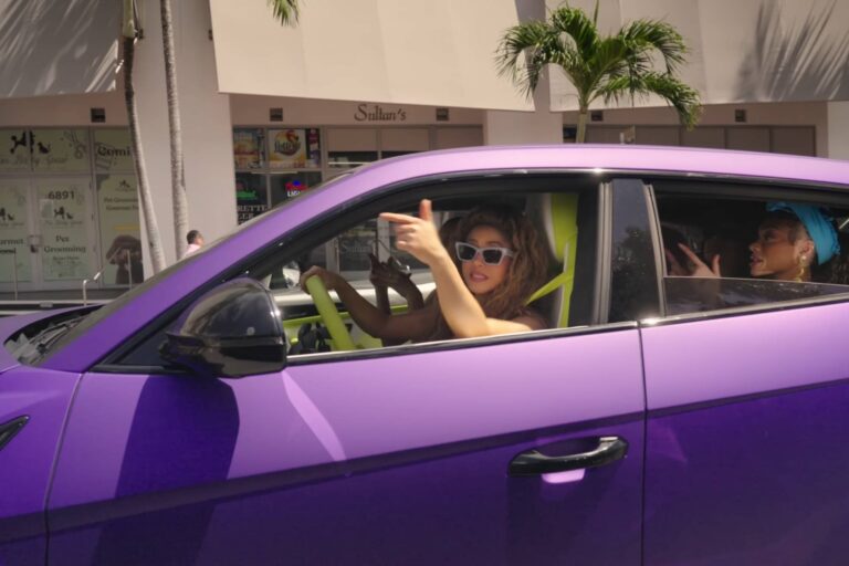 Shakira sorprendió a todos al anunciar que sorteará su Lamborghini Urus personalizado entre sus fans Shakira sorprendió a todos al anunciar que sorteará su Lamborghini Urus personalizado entre sus fans