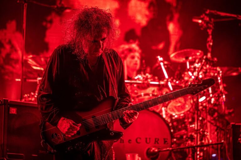 The Cure sorprende con un nuevo lanzamiento en plataformas The Cure sorprende con un nuevo lanzamiento en plataformas