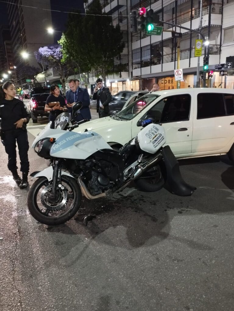 Un integrante de la custodia de Javier Milei protagonizó un fuerte choque contra un auto