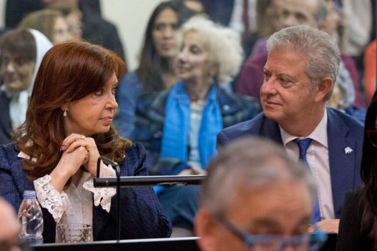 Vialidad: Cristina Kirchner defendió su inocencia y dijo que la causa es “un show” Vialidad: Cristina Kirchner defendió su inocencia y dijo que la causa es “un show”