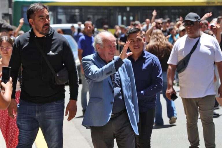Vialidad | La militancia kirchnerista se congrega en el Instituto Patria para respaldar a Cristina Kirchner Vialidad | La militancia kirchnerista se congrega en el Instituto Patria para respaldar a Cristina Kirchner