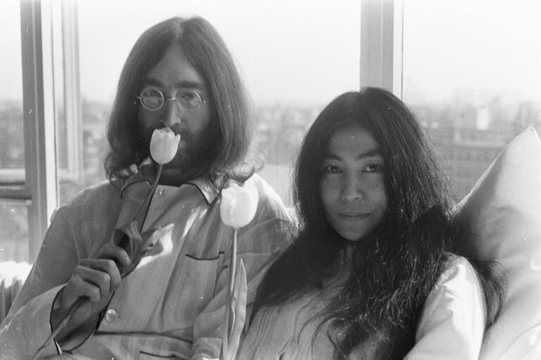 Yoko Ono es la legítima dueña del reloj robado a John Lennon