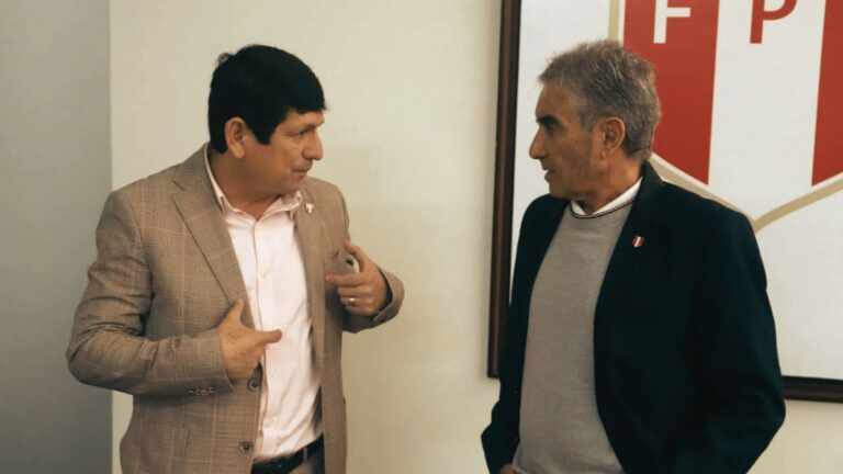 Agustín Lozano despidió a Juan Carlos Oblitas por declarar en su contra en la Fiscalía: “Lo botaron como cualquiera”