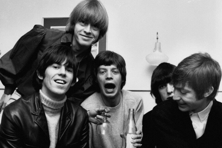 Bill Wyman criticó a los Rolling Stones por seguir sin Charlie Watts Bill Wyman criticó a los Rolling Stones por seguir sin Charlie Watts