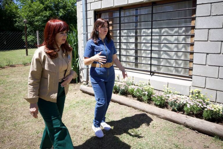 El peronismo convoca a una “cumbre de unidad” entre Cristina Kirchner, Axel Kicillof y Sergio Massa El peronismo convoca a una “cumbre de unidad” entre Cristina Kirchner, Axel Kicillof y Sergio Massa