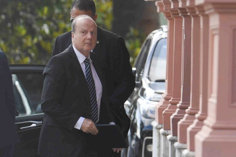 Murió Guillermo Ferraro, exministro de Infraestructura del Gobierno de Milei Murió Guillermo Ferraro, exministro de Infraestructura del Gobierno de Milei
