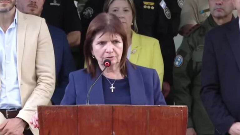 Patricia Bullrich habló del video con amenazas a ella y Pullaro: “Tenemos al 90% de la banda, queremos saber quién está arriba” Patricia Bullrich habló del video con amenazas a ella y Pullaro: “Tenemos al 90% de la banda, queremos saber quién está arriba”