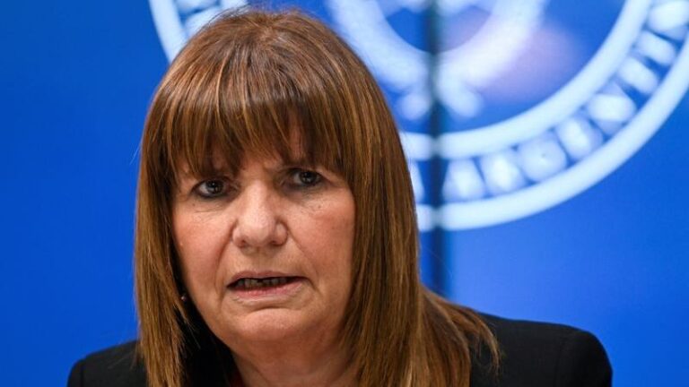 Patricia Bullrich opinó sobre el pedido para destituir al senador Kueider: “¡Que se deje de joder el kirchnerismo!” Patricia Bullrich opinó sobre el pedido para destituir al senador Kueider: “¡Que se deje de joder el kirchnerismo!”