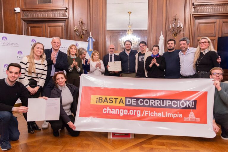 Por un voto de diferencia, fracasó otra vez el intento de aprobar la ley de “ficha limpia” en la Legislatura porteña Por un voto de diferencia, fracasó otra vez el intento de aprobar la ley de “ficha limpia” en la Legislatura porteña