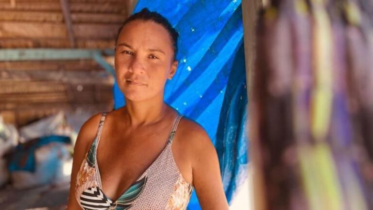 Sexo por oro: la arriesgada vida de las mujeres que trabajan en la prostitución en las minas de la Amazonía Sexo por oro: la arriesgada vida de las mujeres que trabajan en la prostitución en las minas de la Amazonía