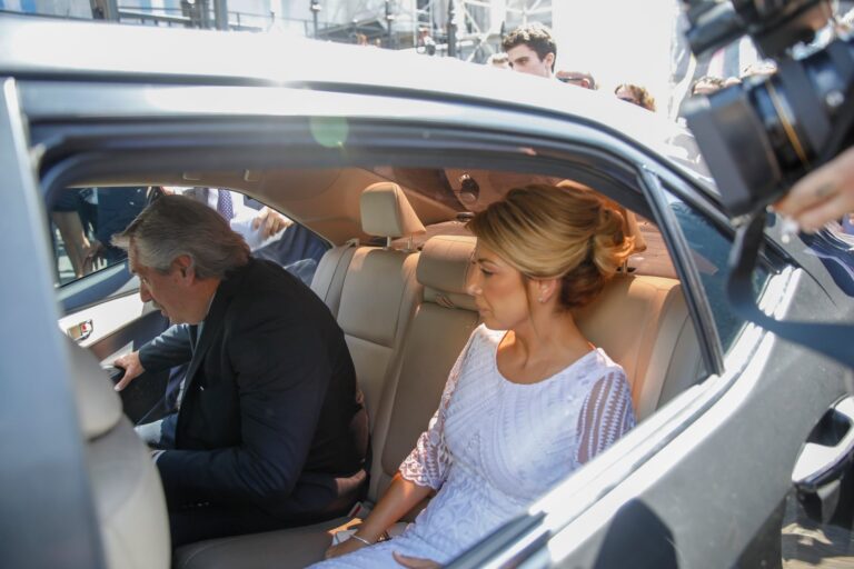 Alberto Fernández cuestionó a Fabiola Yañez por su festejo de Año Nuevo y revocó la autorización para que su hijo Francisco viva en España Alberto Fernández cuestionó a Fabiola Yañez por su festejo de Año Nuevo y revocó la autorización para que su hijo Francisco viva en España