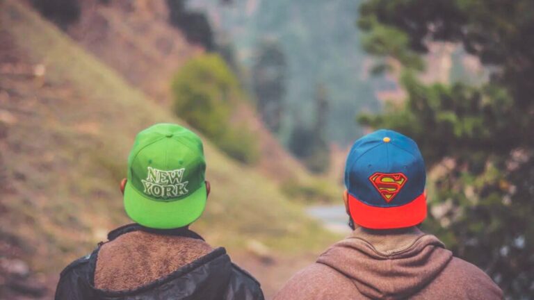 ¿Por qué usas gorras todos los días? El significado psicológico de este accesorio de vestir ¿Por qué usas gorras todos los días? El significado psicológico de este accesorio de vestir