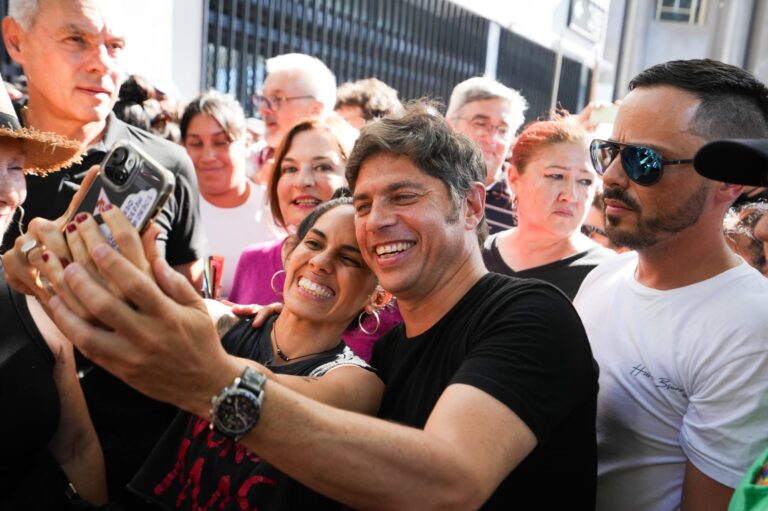 Davos y la provincia: la política no habla de Paloma ni de Josué
