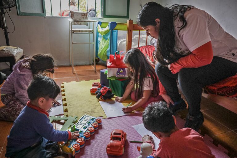 Disciplina positiva: las 6 conductas que los chicos esperan de sus padres