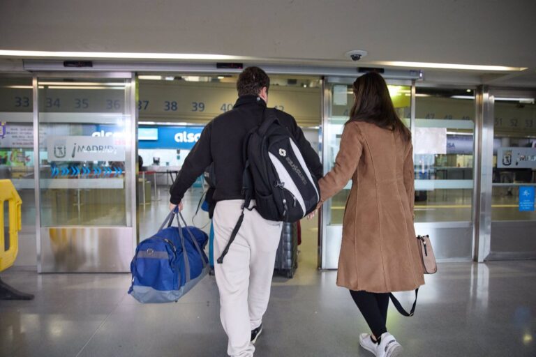 El Parlamento balear pide al Gobierno la eliminación del nuevo registro de viajeros El Parlamento balear pide al Gobierno la eliminación del nuevo registro de viajeros