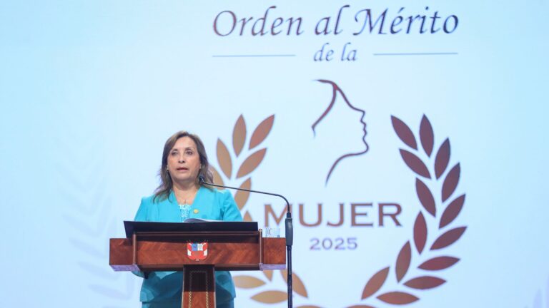 Dina Boluarte se aprovecha del Día de la mujer para cuestionar investigaciones: “No tengo temor de aquellos que usan la justicia como arma” Dina Boluarte se aprovecha del Día de la mujer para cuestionar investigaciones: “No tengo temor de aquellos que usan la justicia como arma”
