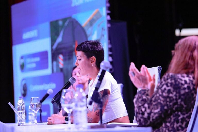 Mayra Mendoza dijo que a Milei “solo le importa que su hermana esté contenta” Mayra Mendoza dijo que a Milei “solo le importa que su hermana esté contenta”