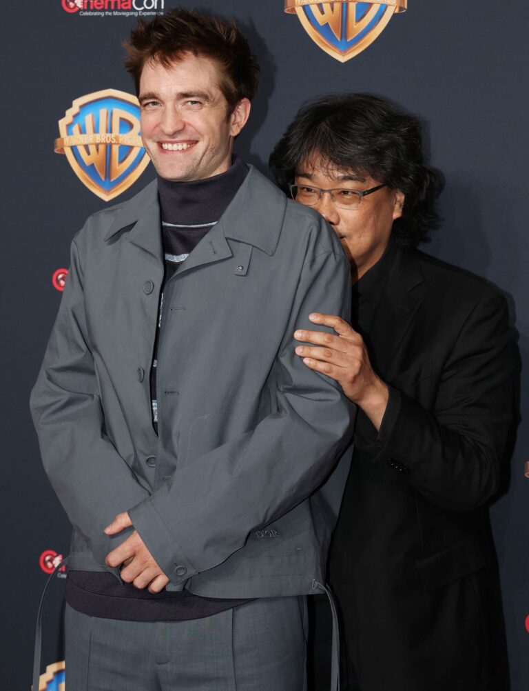 Robert Pattinson juega a ser inmortal en la nueva película de Bong Joon-ho, el premiado director de Parasite Robert Pattinson juega a ser inmortal en la nueva película de Bong Joon-ho, el premiado director de Parasite
