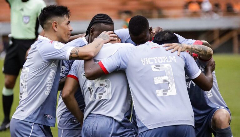 Técnico argentino se acerca a Independiente Santa Fe: se encuentra en Bogotá y conoce el fútbol colombiano Técnico argentino se acerca a Independiente Santa Fe: se encuentra en Bogotá y conoce el fútbol colombiano