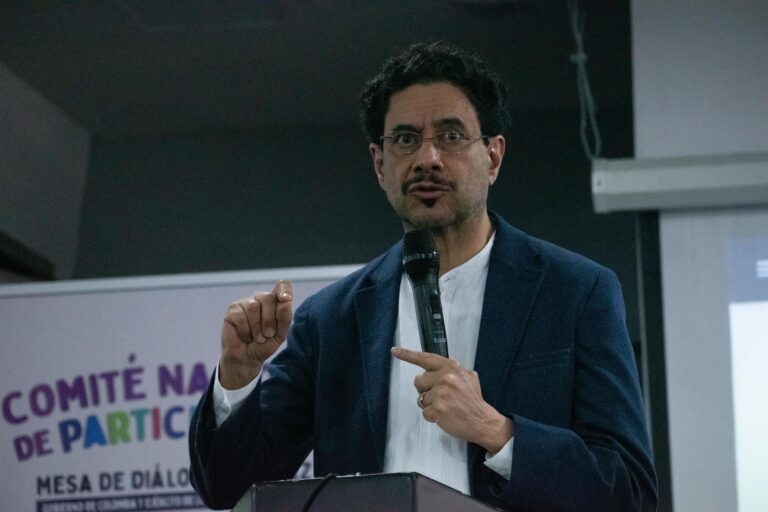 Colombia ve difícil retomar negociaciones con el ELN: «Lo único que se escucha son justificaciones» Colombia ve difícil retomar negociaciones con el ELN: «Lo único que se escucha son justificaciones»