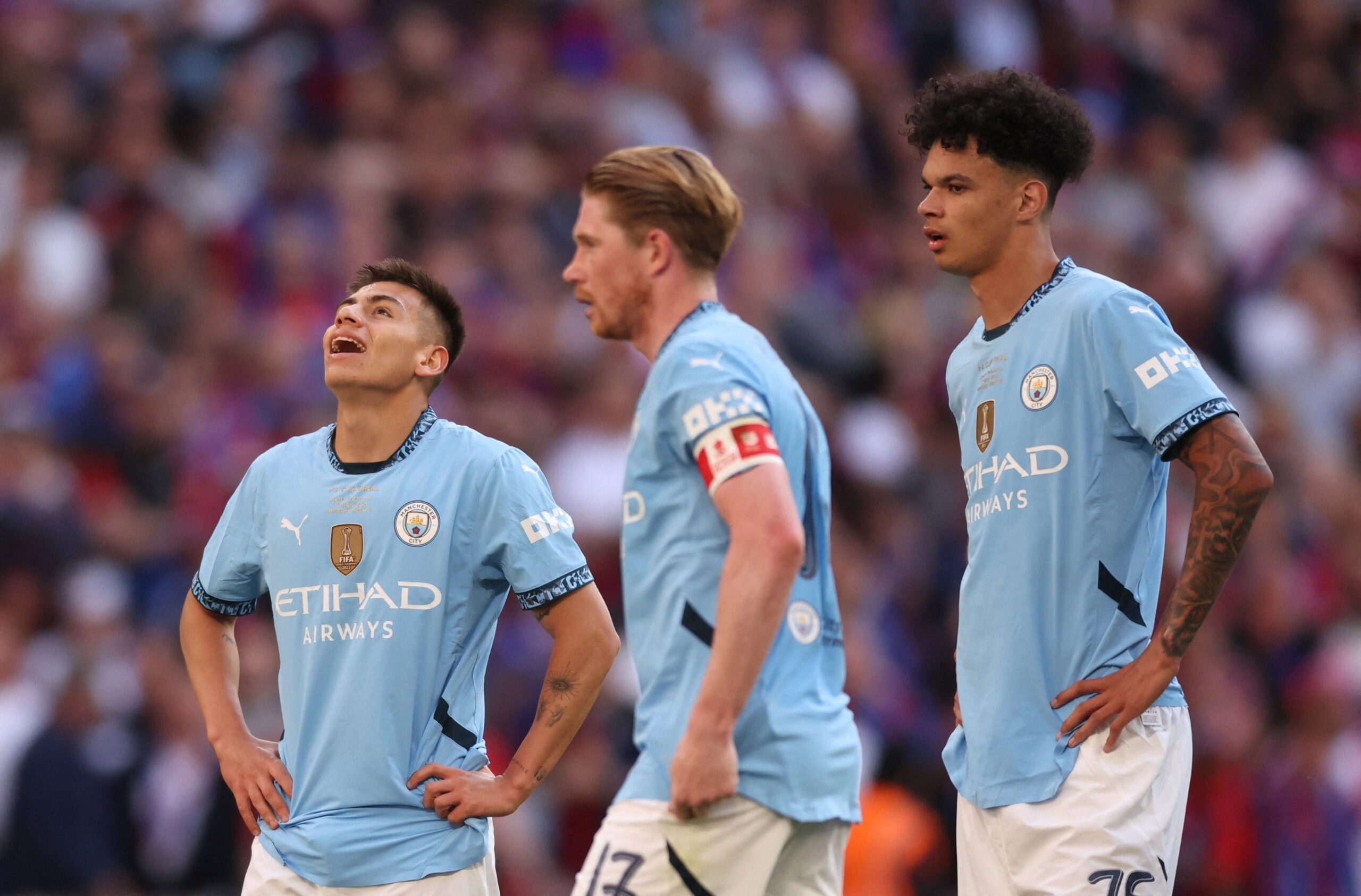 El debut del Diablito Echeverri en Manchester City: chance clara, amarilla y derrota en la final de la FA Cup ante Crystal Palace