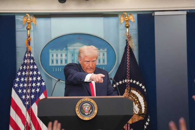 El mercado digiere la primera andanada arancelaria de Trump El mercado digiere la primera andanada arancelaria de Trump