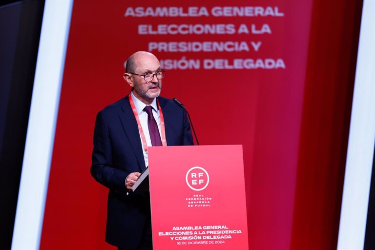 El Supremo estudia este miércoles el recurso del presidente de la RFEF, Rafael Louzán, contra su inhabilitación El Supremo estudia este miércoles el recurso del presidente de la RFEF, Rafael Louzán, contra su inhabilitación