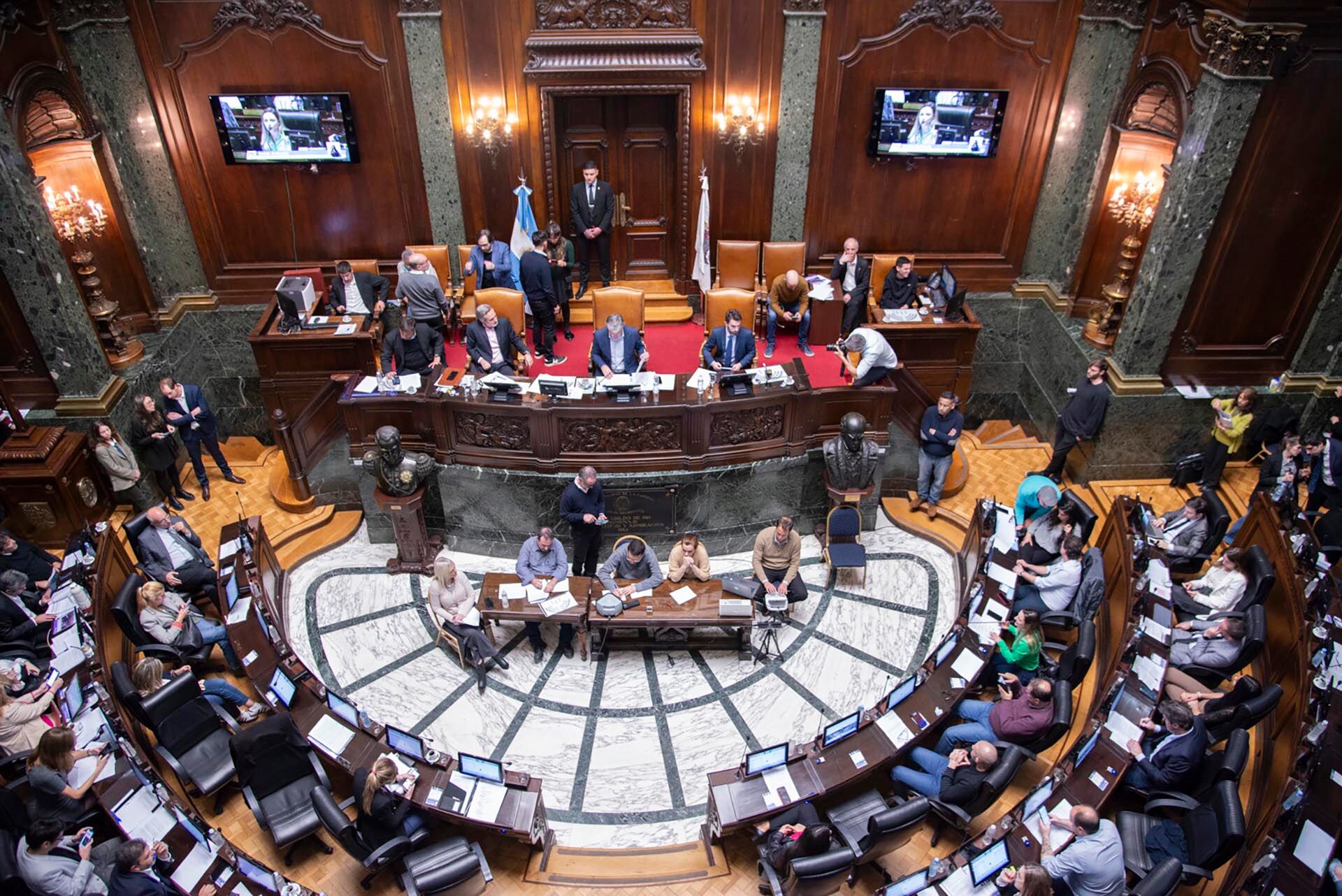 Elecciones CABA 2025: los cargos que se votan hoy, 18 de mayo
