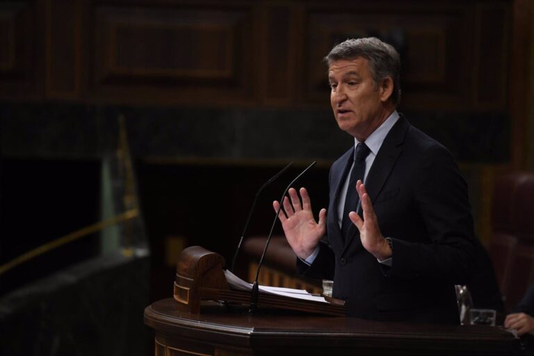 Feijóo acusa a Sánchez de «victimizarse» sin dar «una explicación clara» y exige dimisiones y elecciones Feijóo acusa a Sánchez de «victimizarse» sin dar «una explicación clara» y exige dimisiones y elecciones
