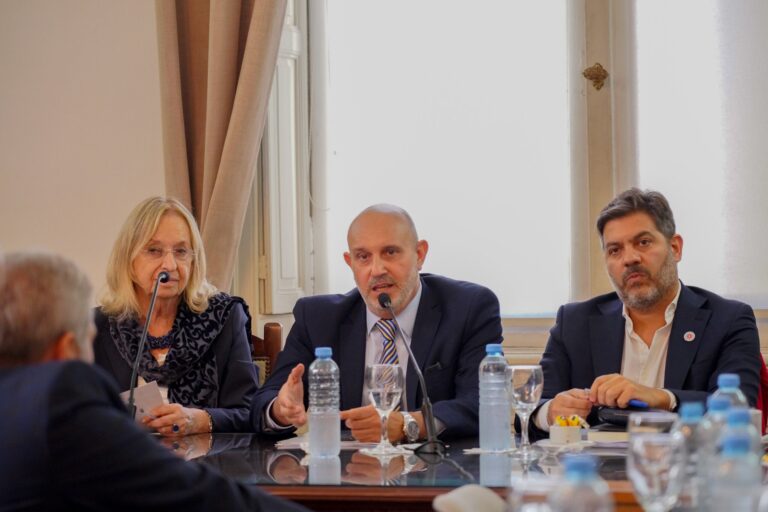La Justicia advierte que el cronograma electoral bonaerense afronta “plazos imposibles” y Kicillof se enfrenta a una encrucijada La Justicia advierte que el cronograma electoral bonaerense afronta “plazos imposibles” y Kicillof se enfrenta a una encrucijada
