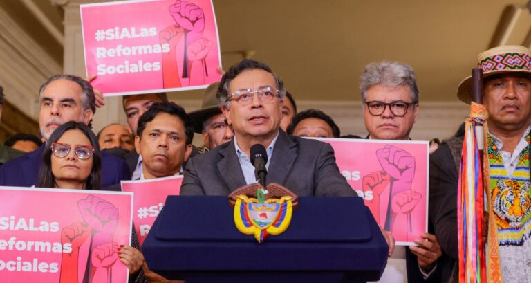 Más de 100 académicos, pensadores y artistas del mundo respaldaron con su firma la consulta popular de Gustavo Petro