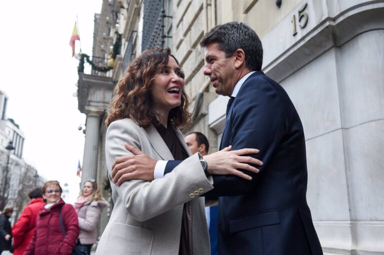 Mazón censura la campaña «atroz y furibunda» de PSPV contra él y agradece que le comparen con Ayuso: «Es una referencia» Mazón censura la campaña «atroz y furibunda» de PSPV contra él y agradece que le comparen con Ayuso: «Es una referencia»