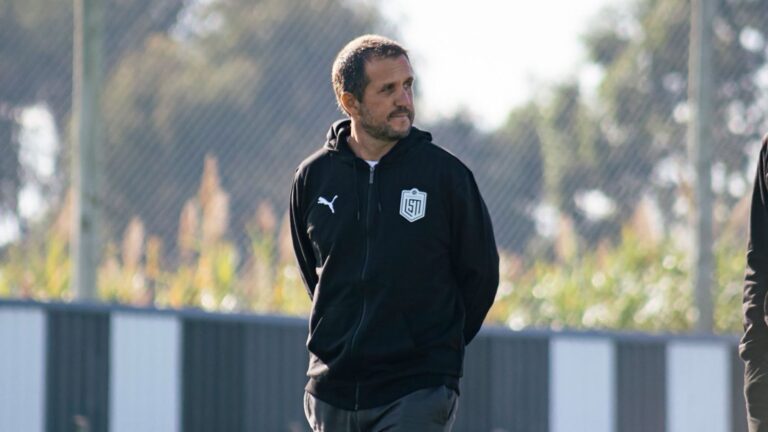El flamante club de Luis Suárez y Messi en Uruguay anunció a su nuevo entrenador