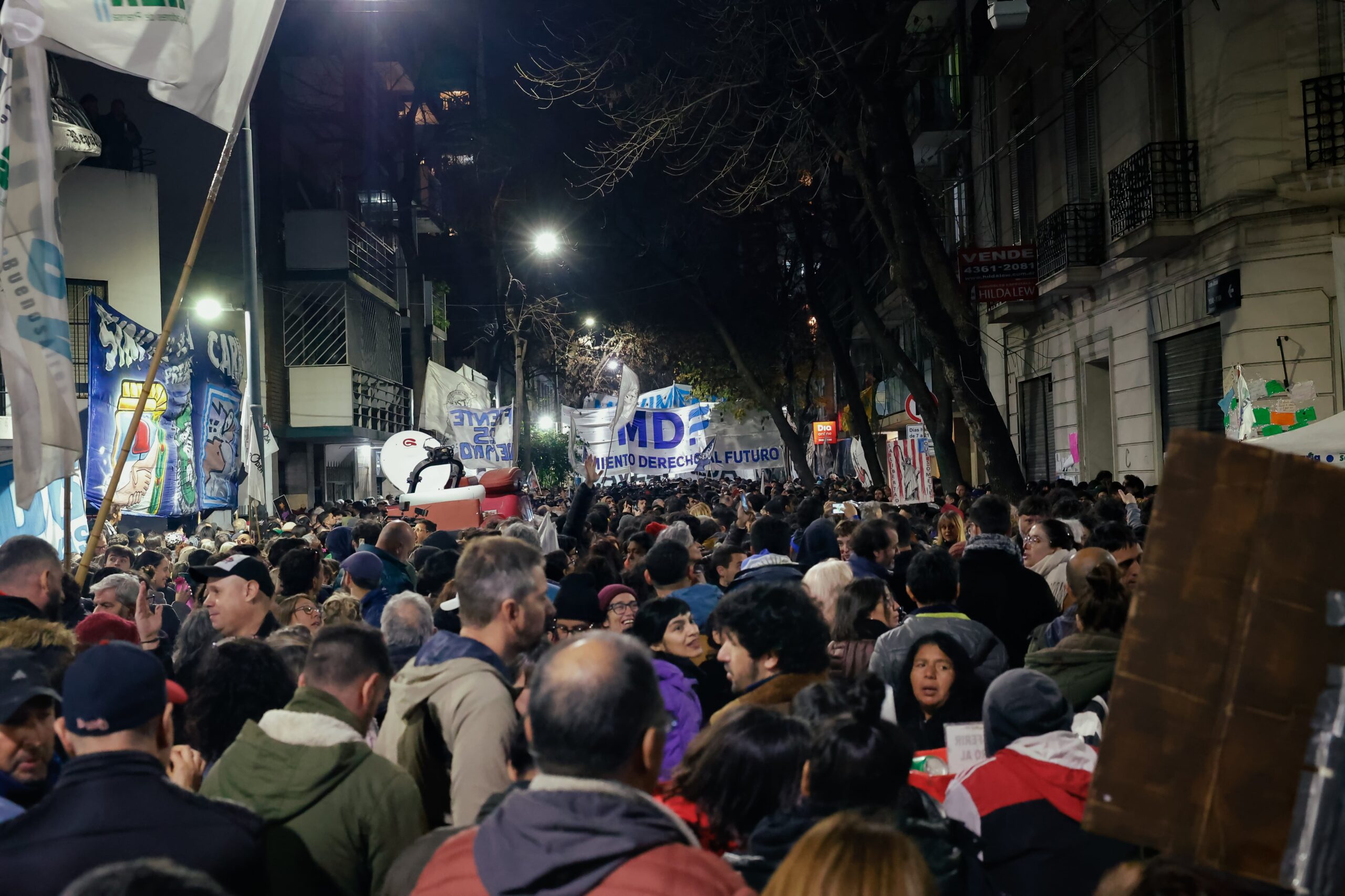 El Gobierno minimizó el impacto de las marchas por Cristina Kirchner: “No van a torcer una decisión judicial”
