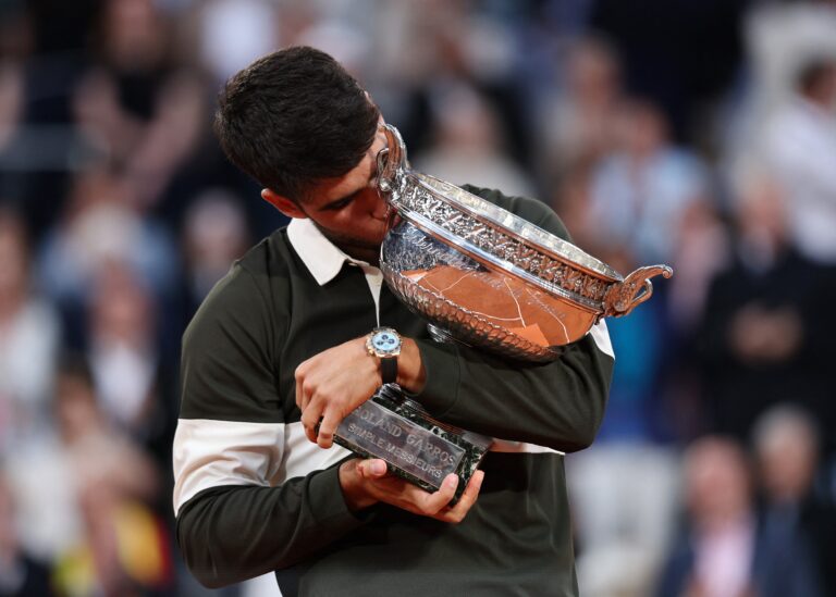 La espectacular remontada de Alcaraz ante Sinner para ganar en Roland Garros: así levantó tres match points La espectacular remontada de Alcaraz ante Sinner para ganar en Roland Garros: así levantó tres match points