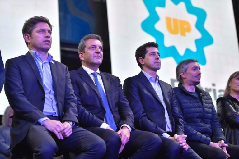 Con una tregua que bajó la tensión, el PJ bonaerense empezó a armar el rompecabezas de candidatos Con una tregua que bajó la tensión, el PJ bonaerense empezó a armar el rompecabezas de candidatos