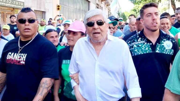 Hugo Moyano irá hoy a las ollas populares en Plaza Constitución para protestar contra el Gobierno Hugo Moyano irá hoy a las ollas populares en Plaza Constitución para protestar contra el Gobierno